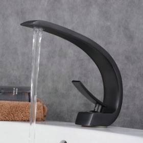 Single Hole Basin Faucet with Stoving Varnish Black Sink Mixer Tap